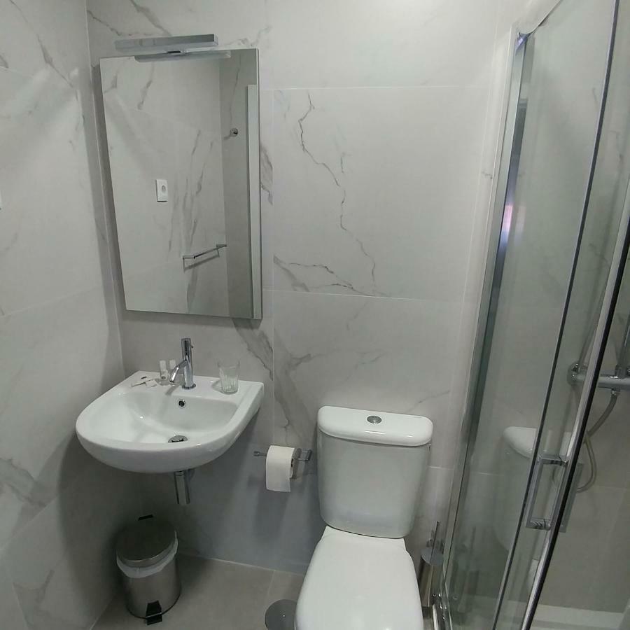 Baixinho Guest House วีลาปรายา เด อันโกรา ภายนอก รูปภาพ