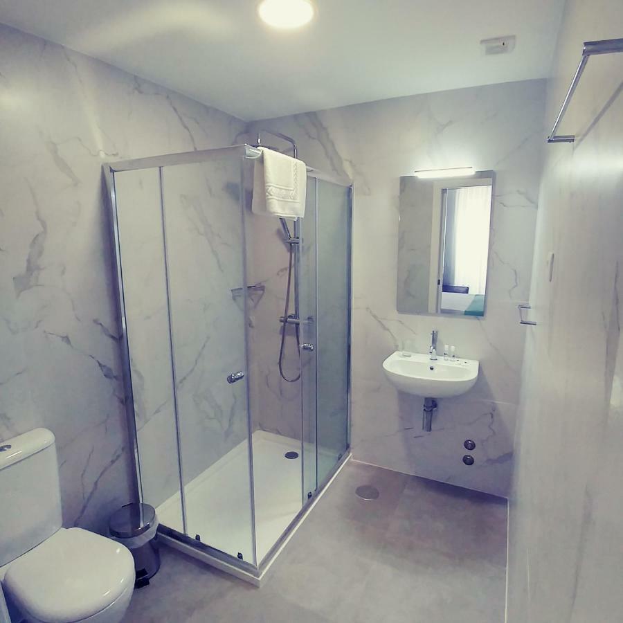 Baixinho Guest House วีลาปรายา เด อันโกรา ภายนอก รูปภาพ