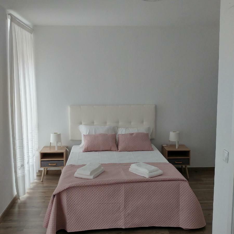 Baixinho Guest House วีลาปรายา เด อันโกรา ภายนอก รูปภาพ
