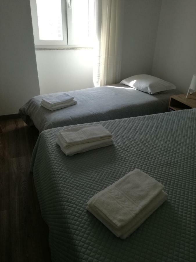 Baixinho Guest House วีลาปรายา เด อันโกรา ภายนอก รูปภาพ